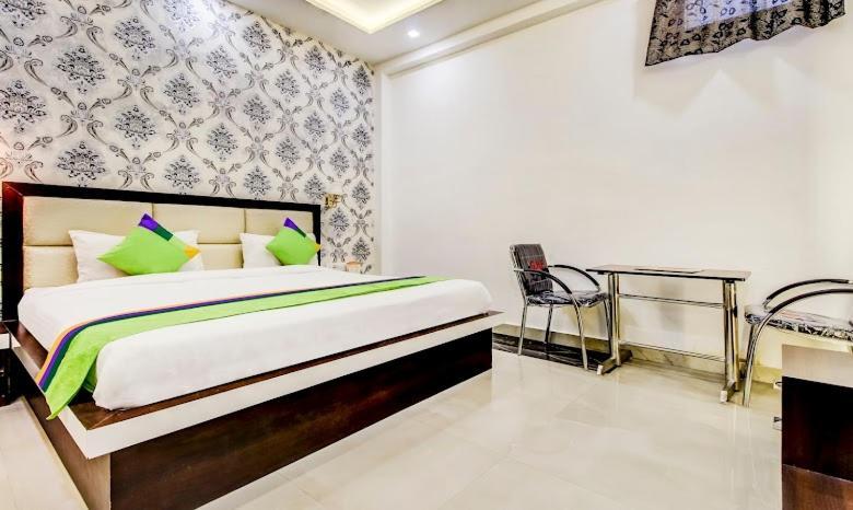 Hotel Golden Door Mathura Luaran gambar