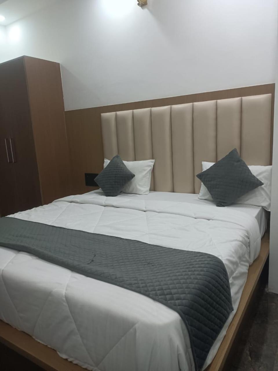 Hotel Golden Door Mathura Luaran gambar