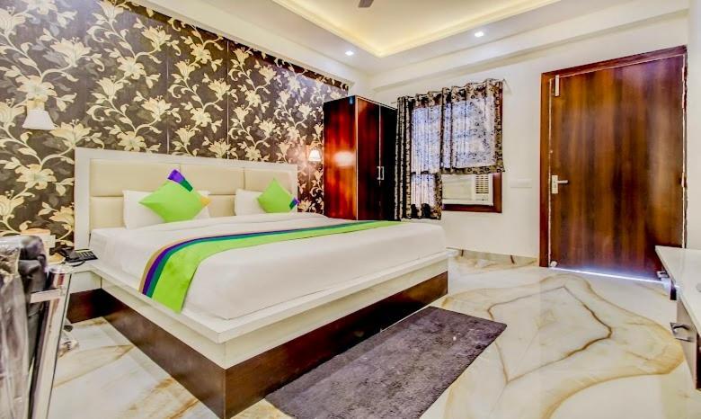 Hotel Golden Door Mathura Luaran gambar