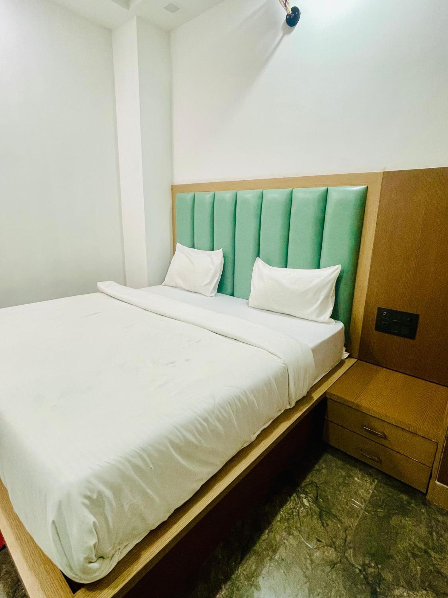 Hotel Golden Door Mathura Luaran gambar