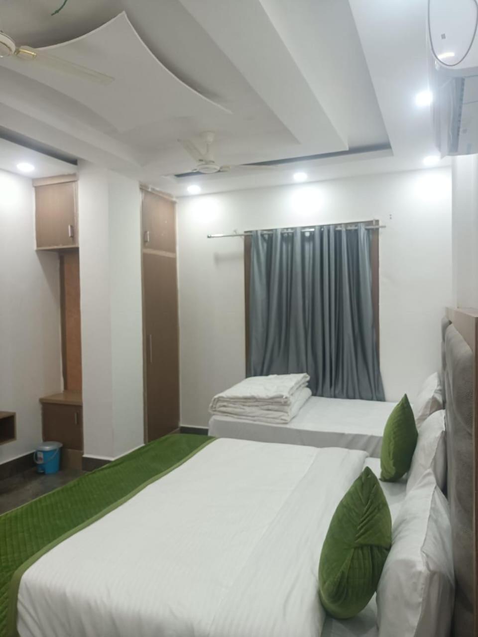 Hotel Golden Door Mathura Luaran gambar