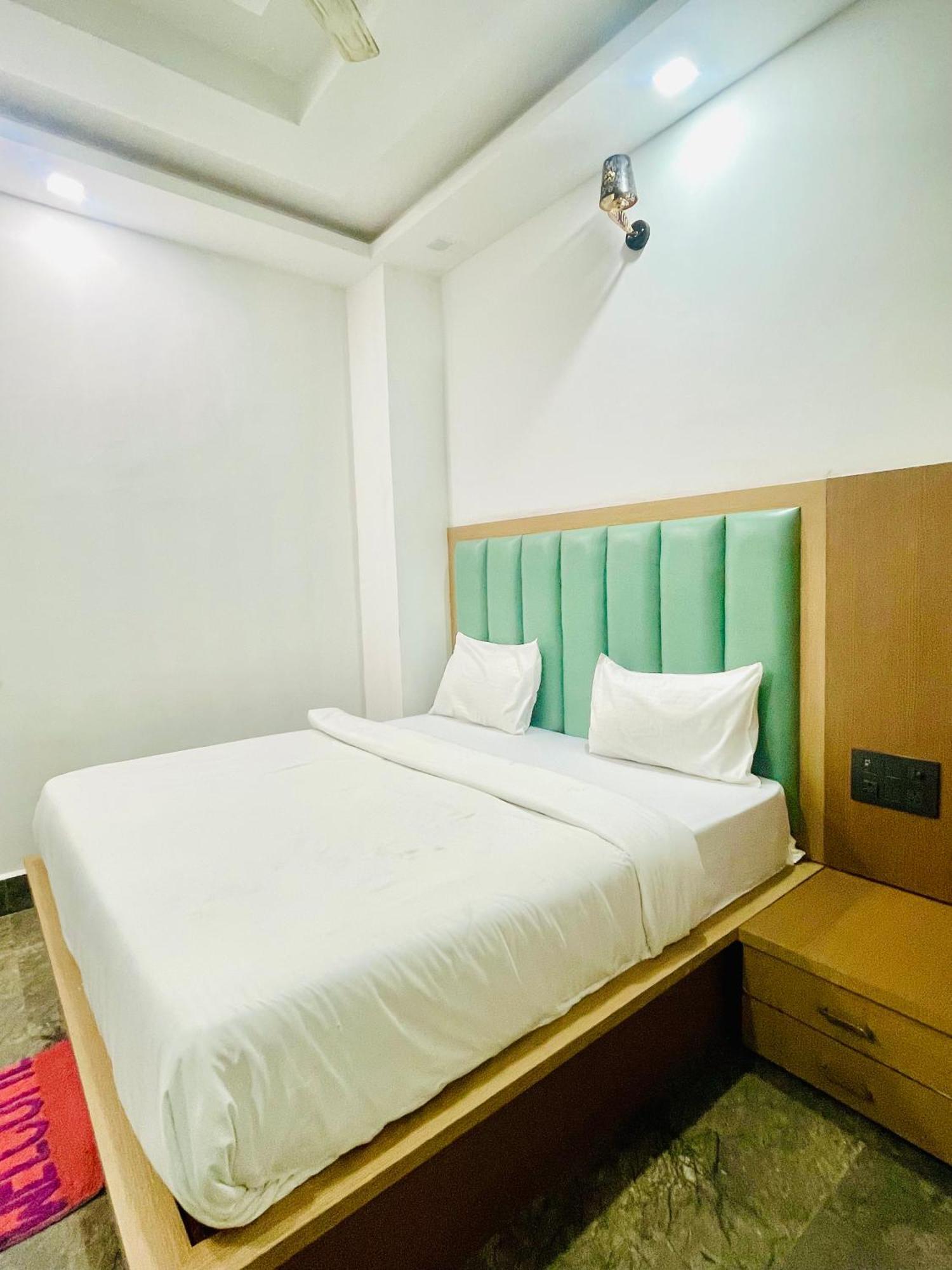 Hotel Golden Door Mathura Luaran gambar