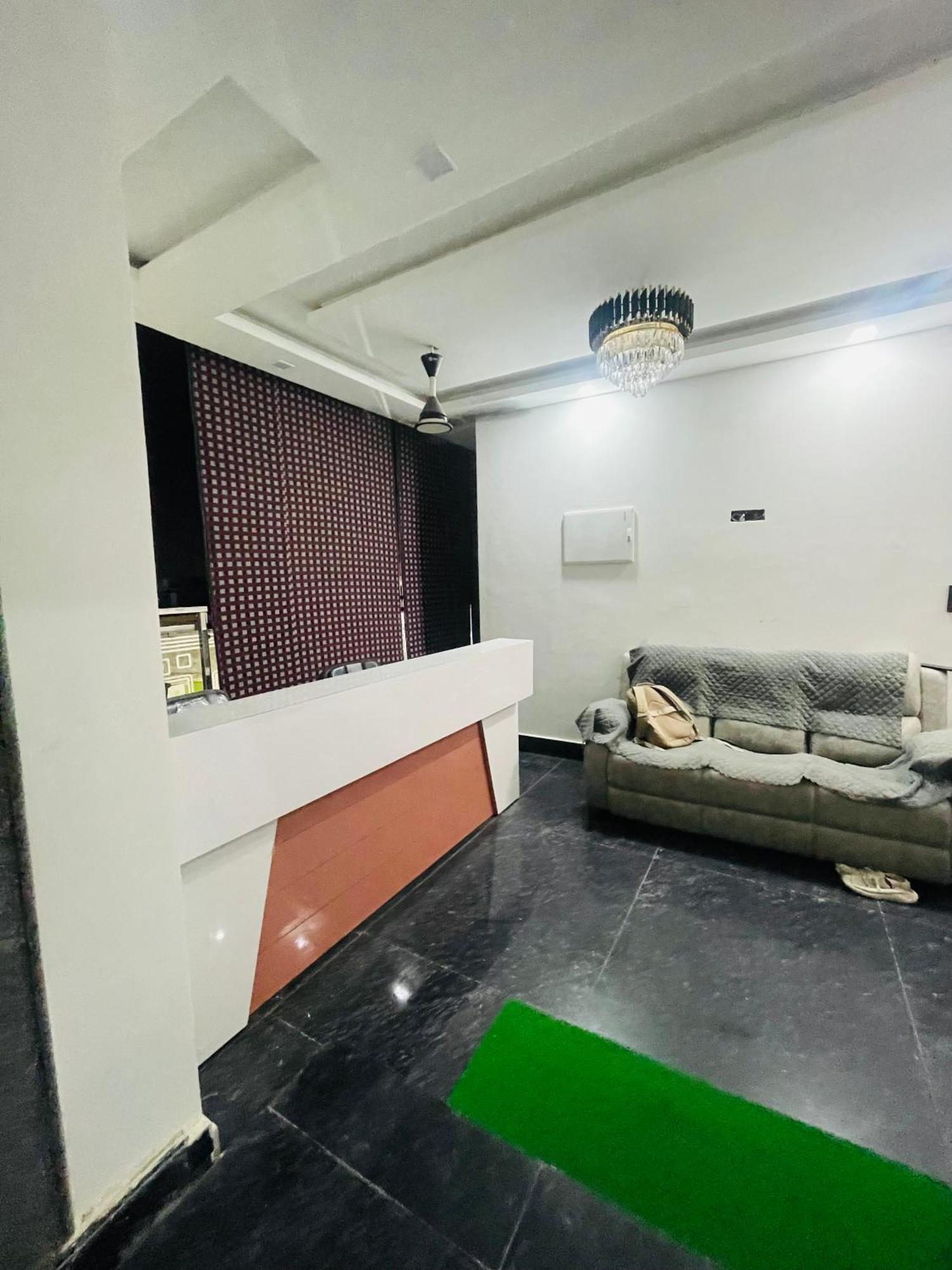 Hotel Golden Door Mathura Luaran gambar